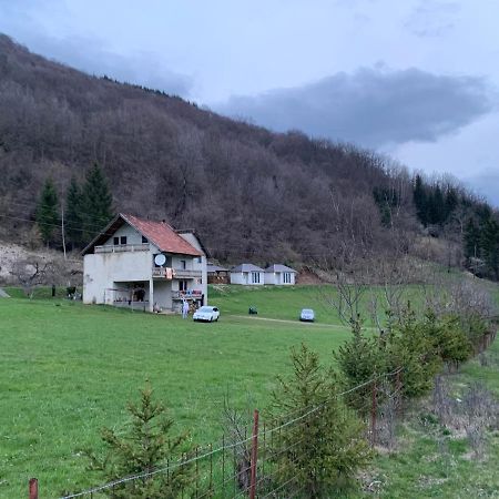 GusinjeOazaa Retreat别墅 外观 照片